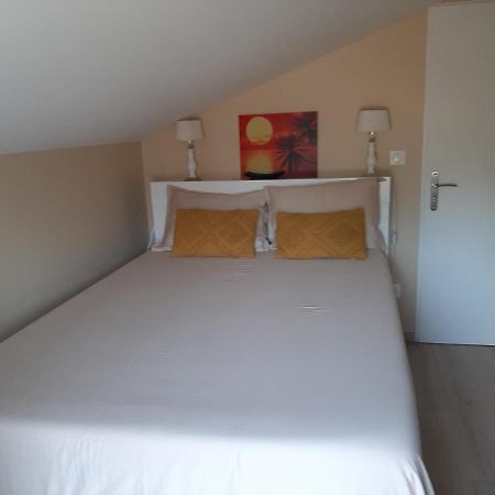 Logement Confortable Dans Residence Privee A Amplepuis Екстер'єр фото