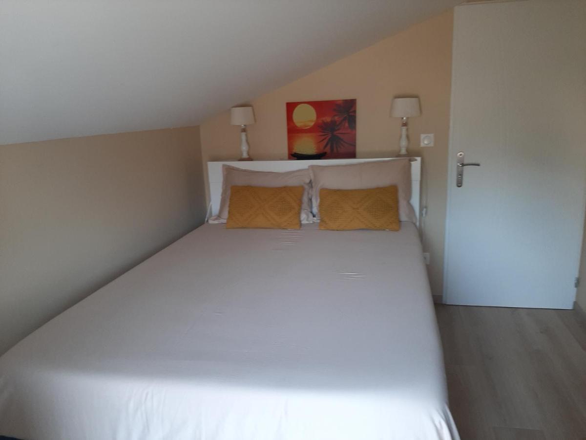 Logement Confortable Dans Residence Privee A Amplepuis Екстер'єр фото