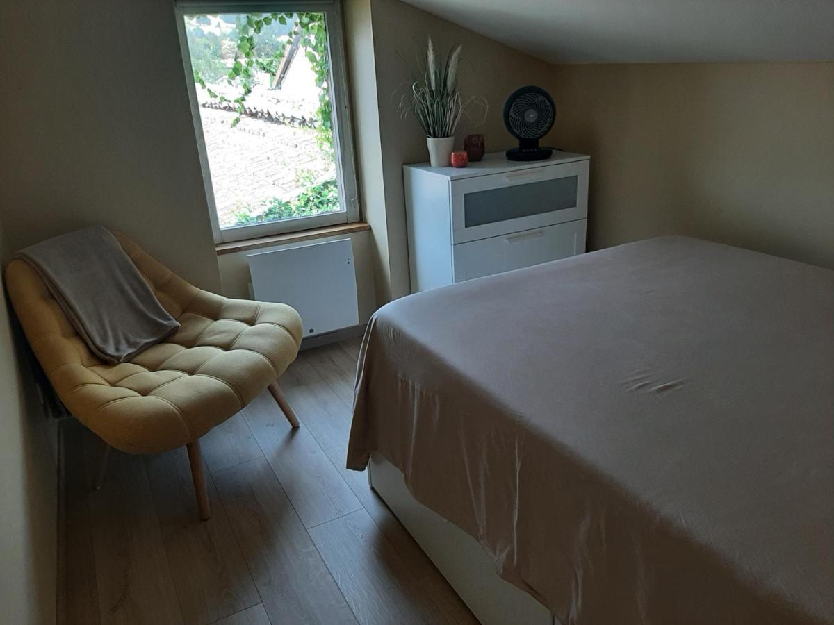Logement Confortable Dans Residence Privee A Amplepuis Екстер'єр фото