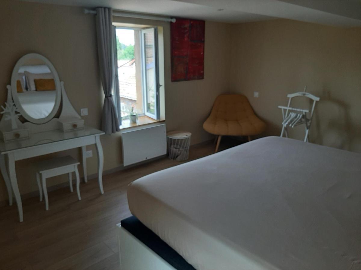Logement Confortable Dans Residence Privee A Amplepuis Екстер'єр фото